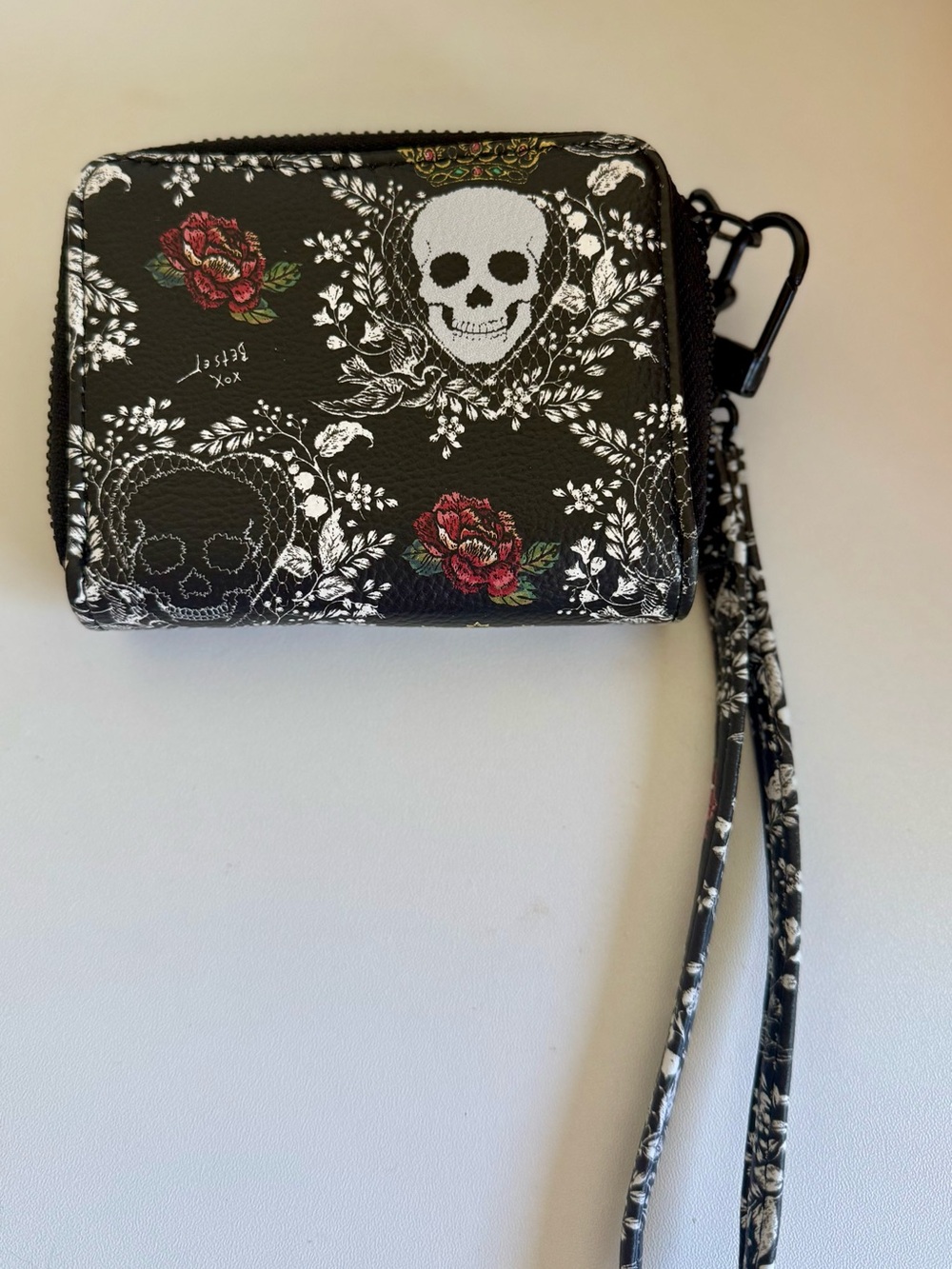 Betsey Johnson Skull & Rose Wristlet Wallet - Black Floral